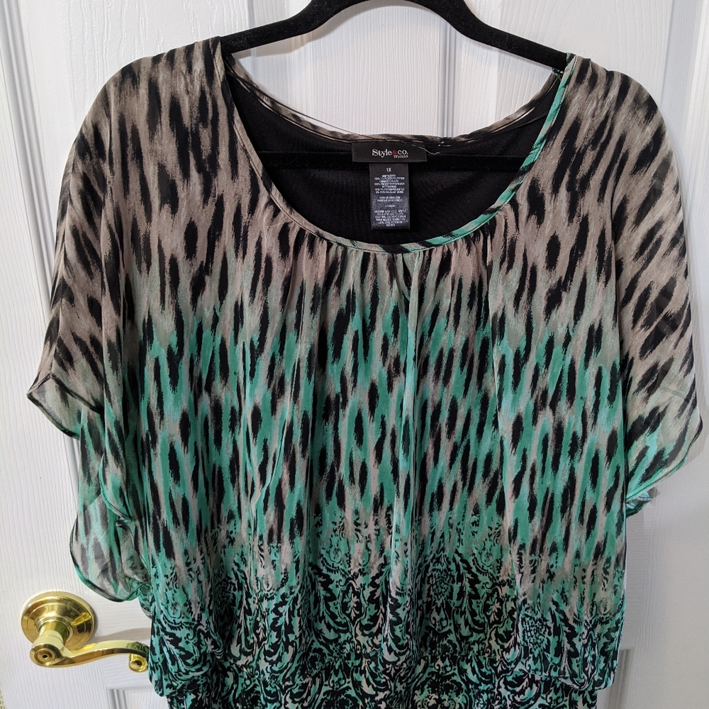 Ladies plus size  1x top